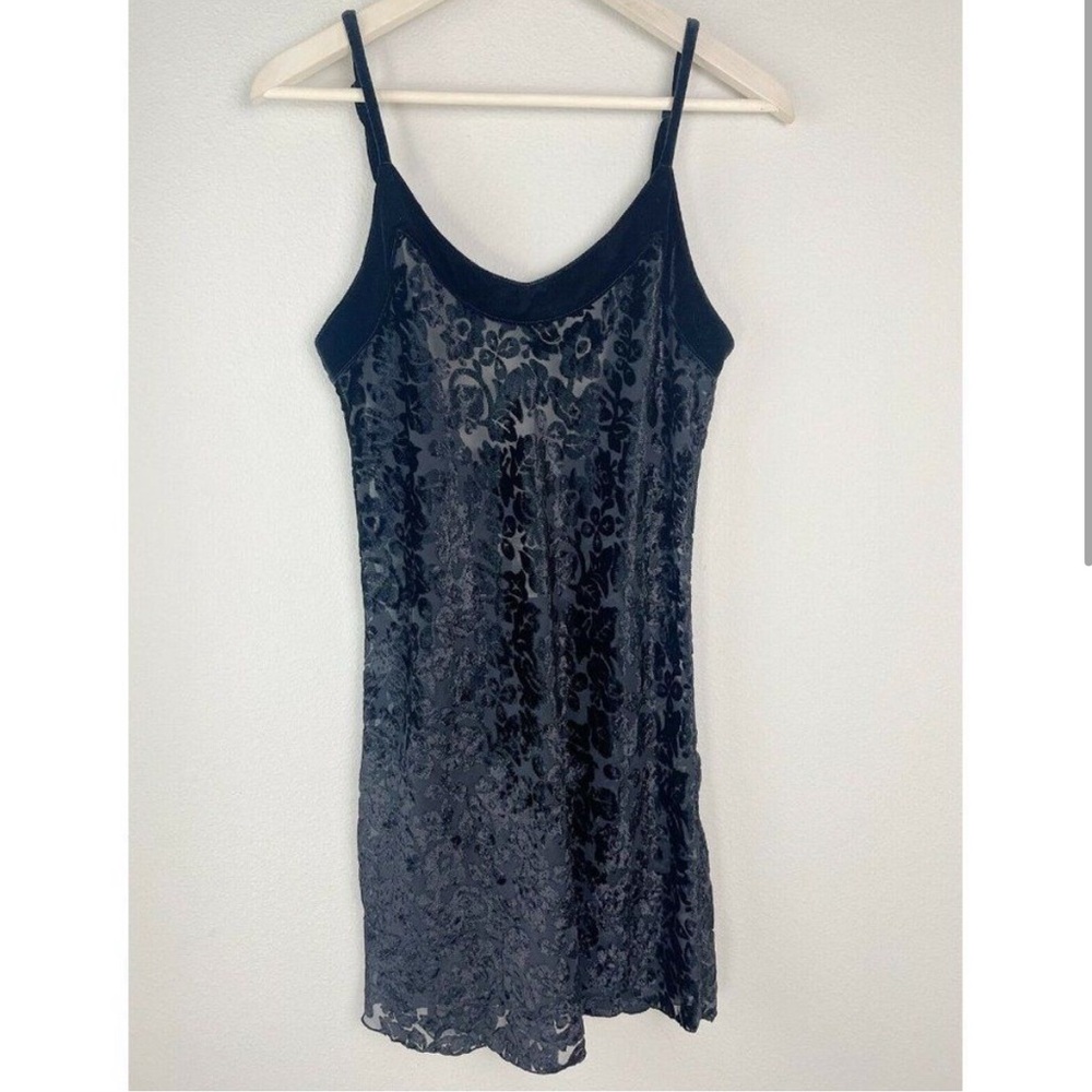 Vintage Victoria’s Secret gold label 80’s black floral sheer velvet chemise Slip